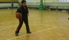 篮球场运球吃瓜,一场别开生面的夏日盛宴