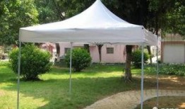 青州古城帐篷吃瓜,青州古城帐篷下的夏日吃瓜盛宴