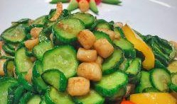 吃西瓜好还是吃脆瓜好吃,口感对决，谁才是夏日消暑佳品？”