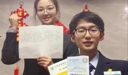 磕糖的吃瓜群众,吃瓜群众的热议与狂欢