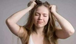 黄头发女孩吃瓜,黄发少女瓜田奇遇记