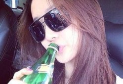 吃瓜霸气网名女生,揭秘吃瓜霸气女生的独特魅力