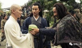 日本街头吃瓜,瓜味飘香，民众热议不断