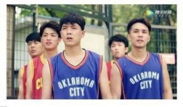 篮球场运球吃瓜,一场别开生面的夏日盛宴