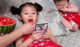 女儿和爸爸吃瓜